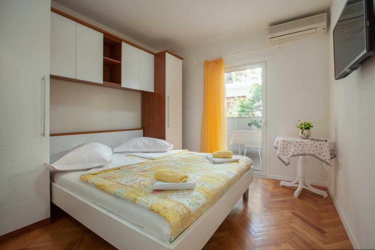 Klara * Makarska